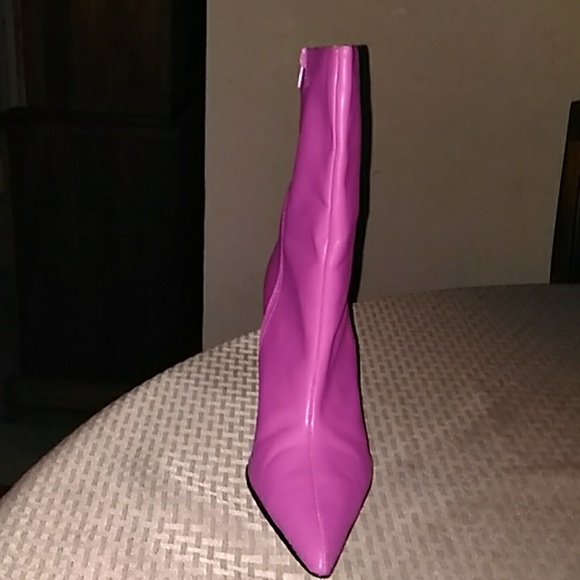 Boots - Picture 2 of 6